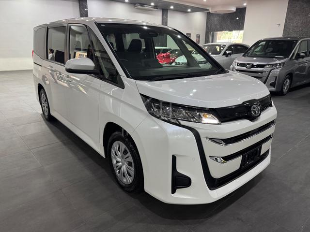 TOYOTA NOAH X(a)UNREG 2022*2 POWER DOOR/7 SEATER - 2