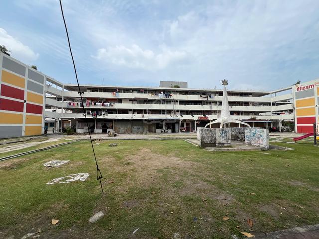 Pandamaran Flat 1