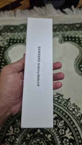 Samsung Galaxy Watch 9 LTE - photo 2 of 4