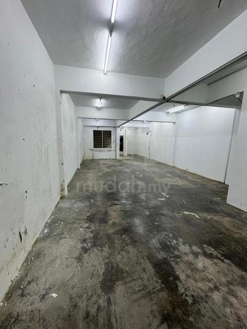 Sungai Chua Taman Sri Kajang mainroad shoplot for Rent 1