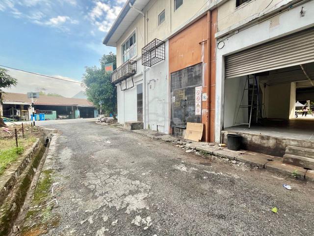 Ground Floor 2 Storey Shoplot Seksyen 24, Shah Alam 1