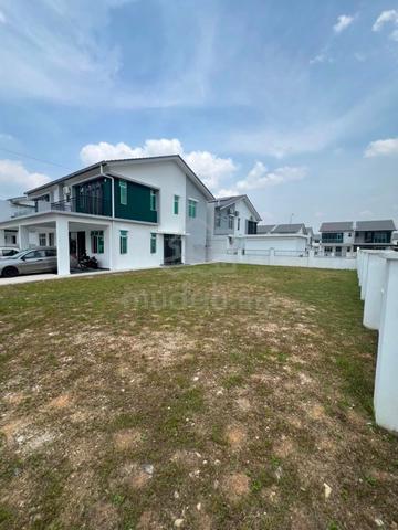 Pulai Mutiara clover Double storey Cluster corner lot 1