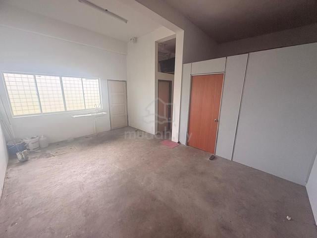 Commercial Shop Lot for Rent at Pusat Perdagangan Simpang Renggam 1