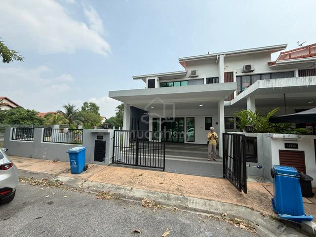 Partly Furnished 2 Storey Corner Lot Pentas @ Alam Impian 1
