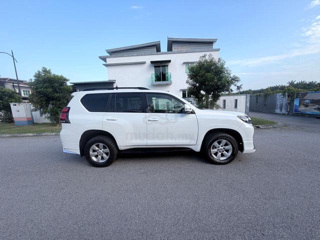 2017 Toyota LAND CRUISER PRADO 2.8 (GDJ150W) (A) - 4
