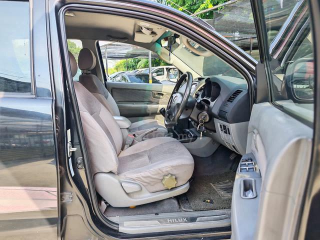 2011 Toyota HILUX 4X4 2.5 (M) - 4
