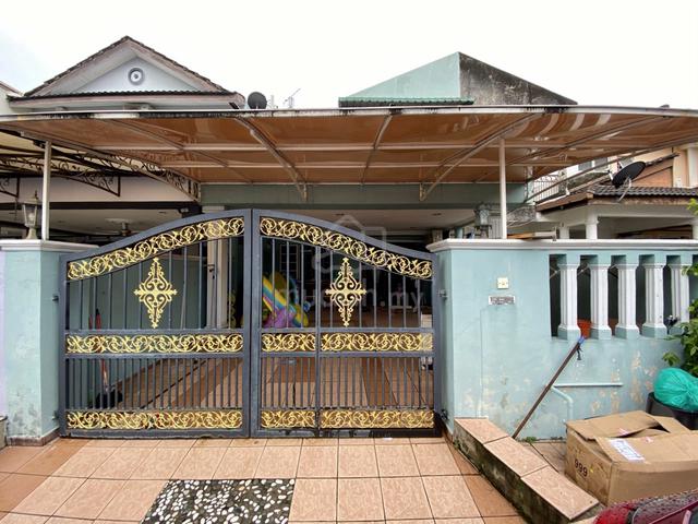 EXTENDED ! Double Storey Terrace, Taman Kinrara 4 TK 4, Puchong 1
