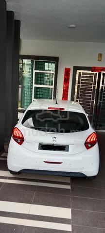 Peugeot 208 Turbo 1.2 Direct Owner - 4