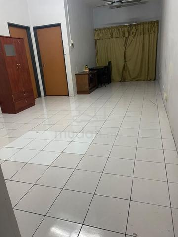 Apartment Taman Tropika (Blok A & B) 1