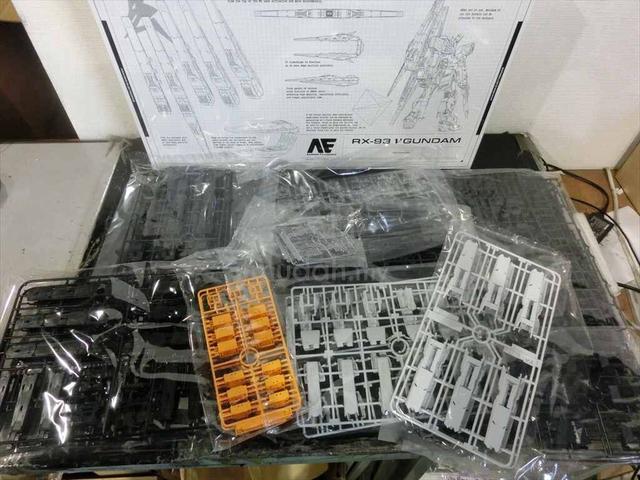 Bandai PGU 1/60 RX-93 Nu Gundam Model Kit - photo 5 of 5