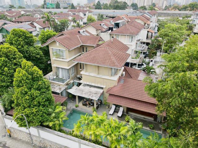 3.5 Storey Bungalow House at Changkat Kiara 1