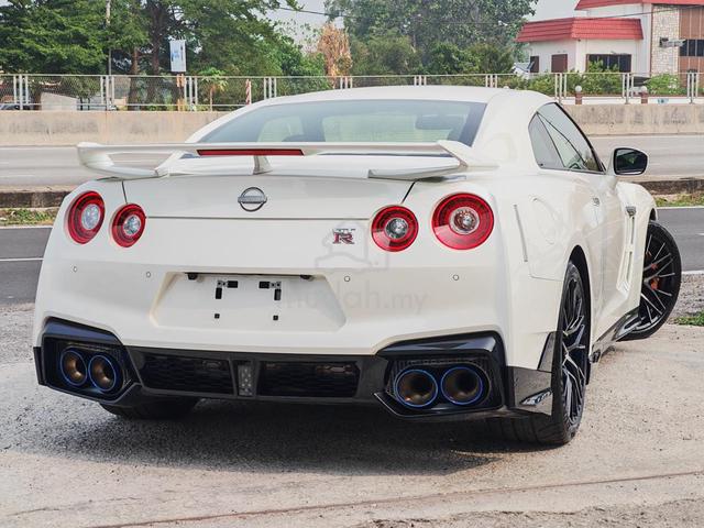 [Carbon Material Carpet] 2025 Nissan GT-R 3.8L (A) - 4