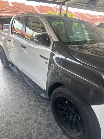 2016 Toyota HILUX 2.8 G VNT (A) - 1