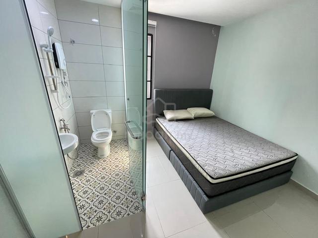 MASTER ROOM WITH PRIVATE TOILET TAMAN ABAD KSL ( near CIQ ) 1