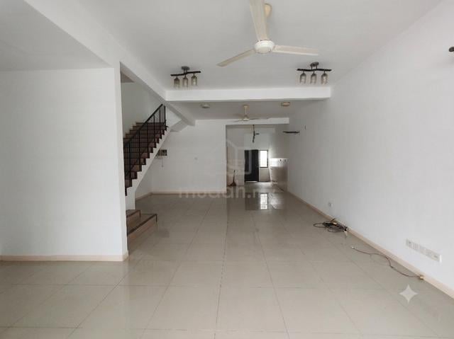 2 Storey Terrace House 4r3b (behind SMK Setia Alam) 1