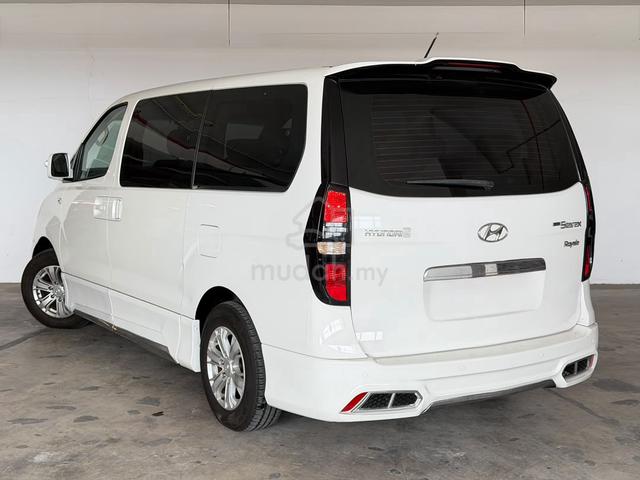 2018 Hyundai GRAND STAREX 2.5 ROYALE DELUXE F*LOAN - 3