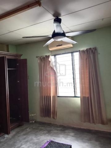Halaman Nipah Apartment 1