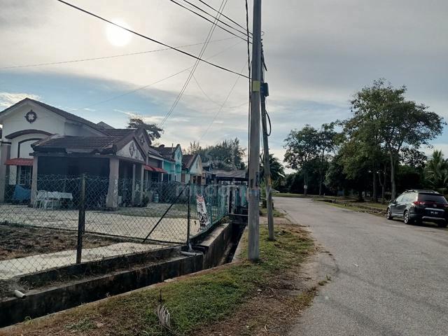 Taman Pantai Sepang Putra Teres Setingkat ( Luas )  NON Bumi 1