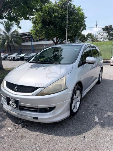 2010 Mitsubishi GRANDIS 2.4 MIVEC ENHANCED (A) - 5