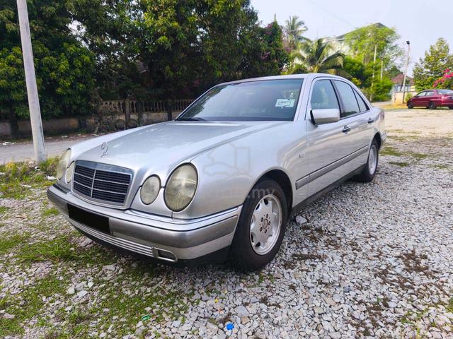 1996 Mercedes Benz E-CLASS 2.3 230 ELEGANCE (CBU) - 1