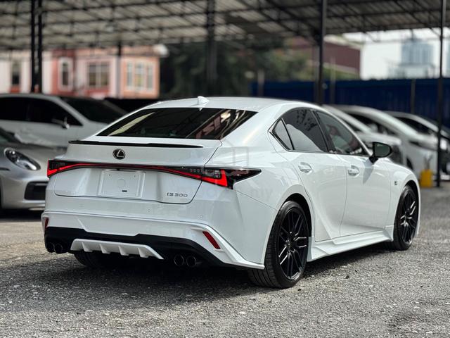 TRD 5A⭐2023 Lexus IS300 2.0 F-SPORT MODE BLACK III - 4