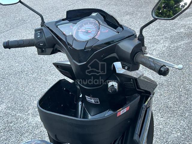 2025 HONDA DASH 125 DASH125 1Owner LIKE NEW 9k KM - photo 18 of 21