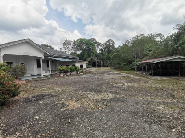 Rumah Banglow Lot 0.8ekar Repah Tampin Tepi Jalan Besar 1