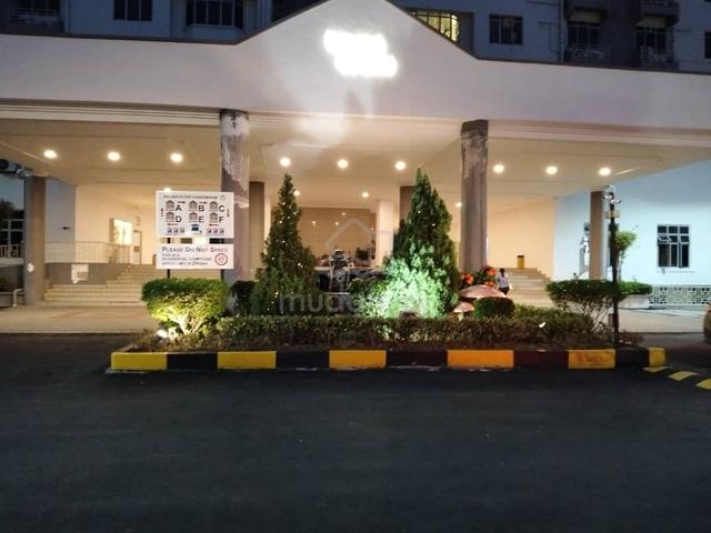 Fully Furnished Middle Room For Rent - Female Only 1