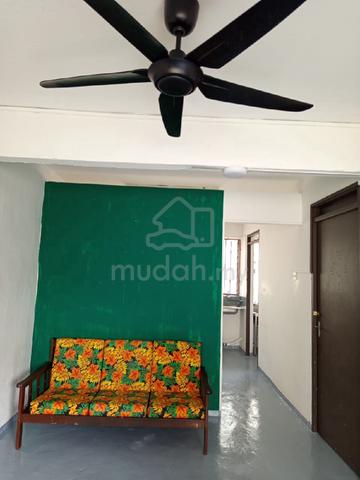 Flat Taman Ungku Tun Aminah 1