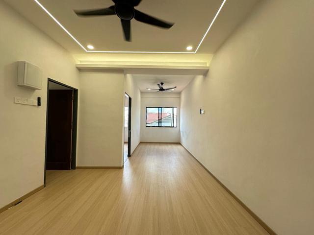 Townhouse Newly Refurbished & Fully Renovated|Paya Rumput , Melaka 1