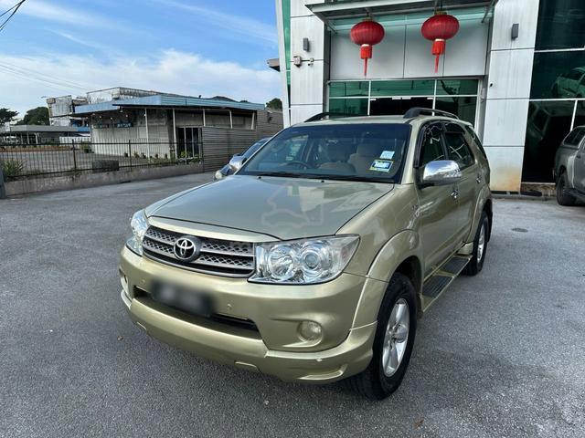 2009 Toyota FORTUNER Diesel 2.5 G FACELIFT (A) - 2