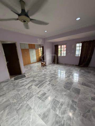 SS18 2 Sty House Subang Jaya KITCHEN CABINET 6 AIRCONDS 3 WARDROBE 1
