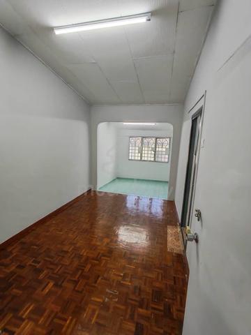 2 sty terrace @ Taman Sungai Besi Indah, Renovated, Super Cheap 1