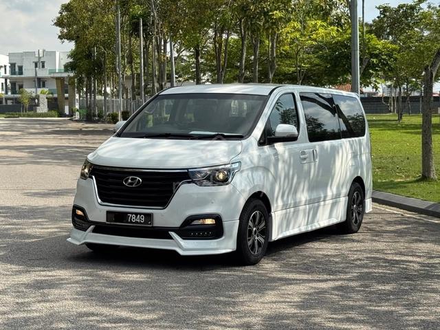 2018 Hyundai GRAND STAREX 2.5 ROYALE FACELIFT (A) - 1