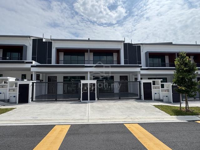 Partial Furnish , 2 Storey 4room 3bath , Intrika 2 Serene Height 1