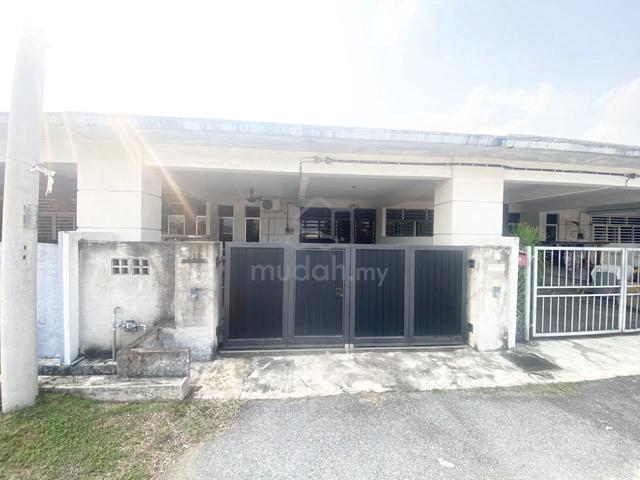 Spacious Taman Mahkota Permai Batu 11 Kuantan 1