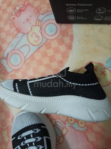 kid shoes - photo 6 of 6