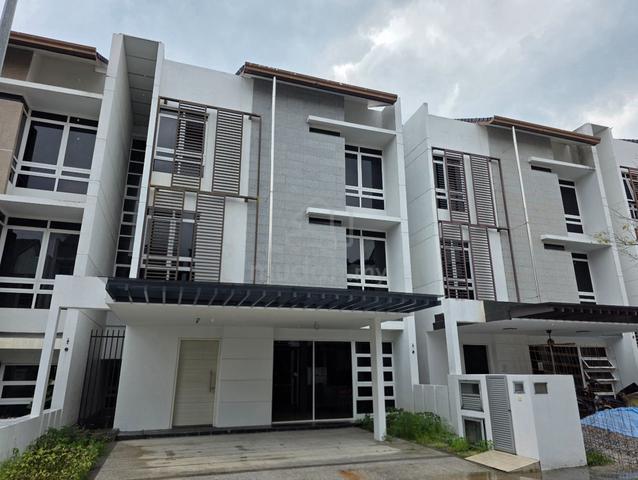 Refurbished 2.5 Storey Hyperlink Duta Villa @ Presint 14, Putrajaya 1