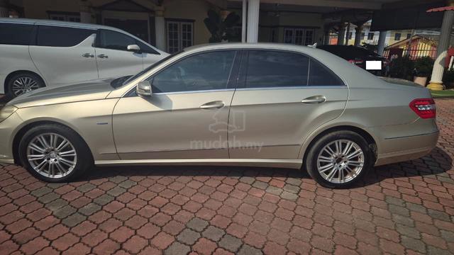 2010 Mercedes Benz E200 CGI BlueEFCY - 4
