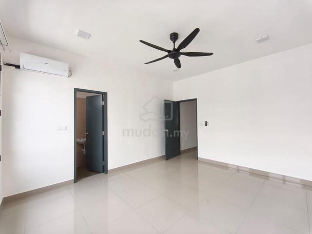 Double Storey House For Rent at Bandar Dato Onn 1