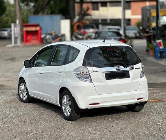 2013 Honda JAZZ 1.3 (HYBRID) FACELIFT (A) - 3