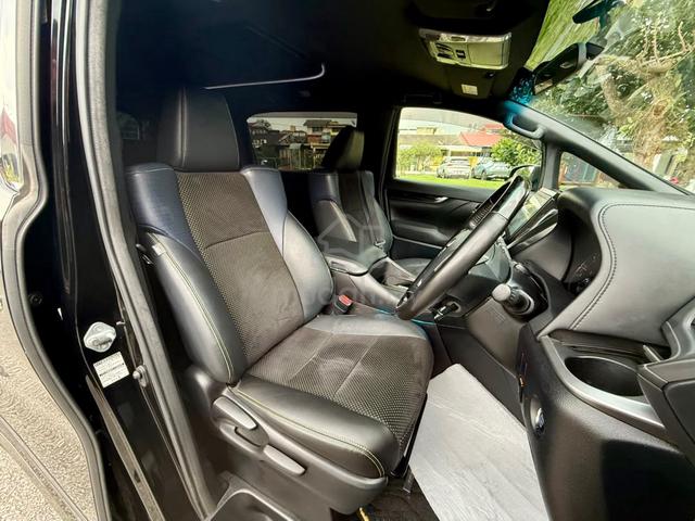 ON THE ROAD 2017 Toyota VELLFIRE 2.5 Z GOLDEN EYES - 5
