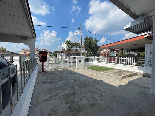 Single Storey Terrace Bukit Blossom 1