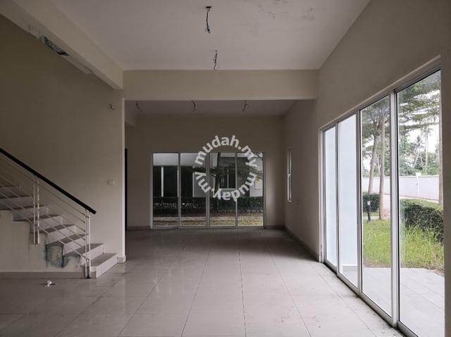 Orange Villla Large Coner Unit 3.5 Storey Terrace House With Land 4