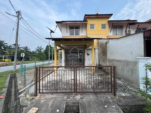 Lukut Bandar Springhill Double Storey Corner Lot House for Rent 1