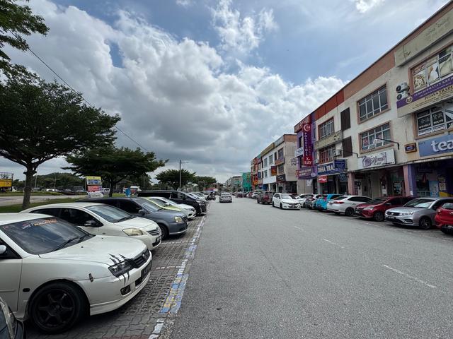 Gelang Patah Facing Main Road Ground Floor Shop 1