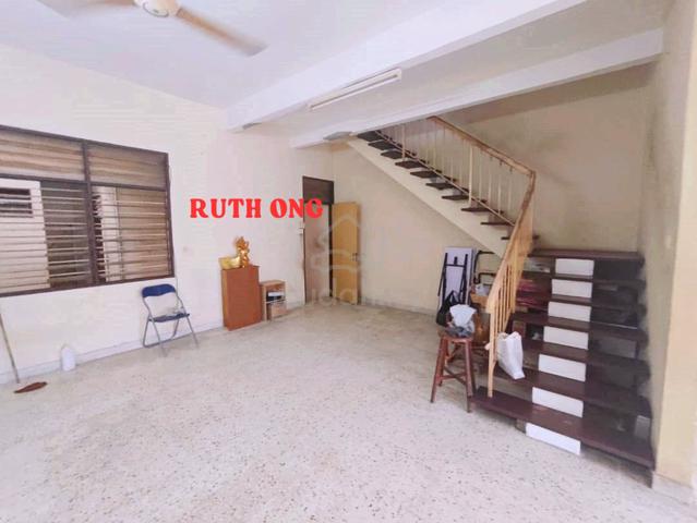 Landed Double Storey Home in Green Lane For Sale 1