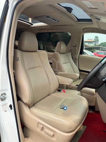 Toyota Alphard 3.5 V6 Local CBU Unit 270HP 340NM - 3