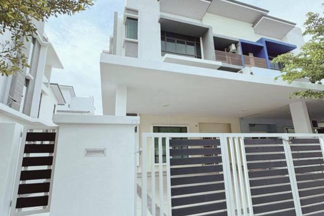 SEMI-D 3 TINGKAT TAMAN MERAK MAS, BUKIT BARU, Melaka 1
