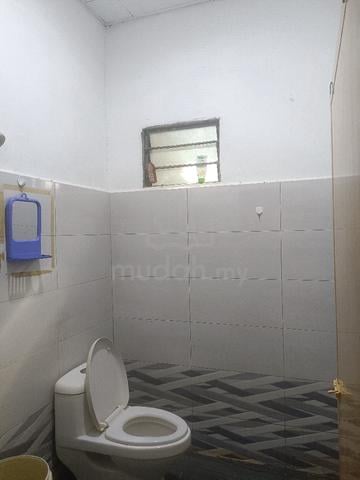 Rumah Sewa Murah di Kampung Tanjung Nering, Kupang (Baling) 1